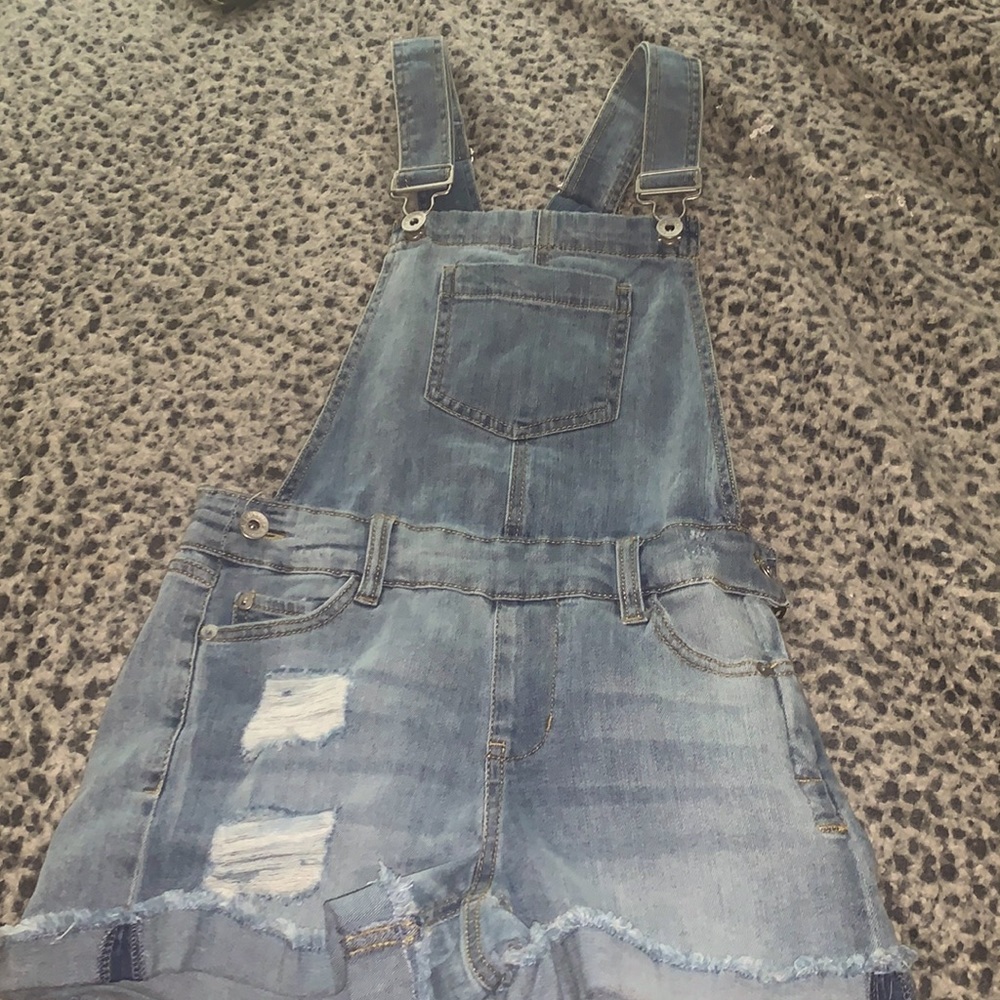 juniors size 1 dollhouse ripped overall shorts